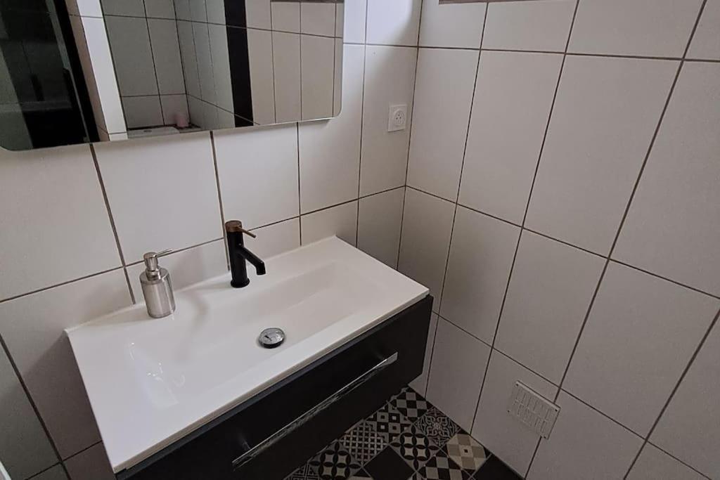 Agreable T2 Classe 3 Etoiles, Refait A Neuf, Dans Quartier Calme Rodez Exterior photo